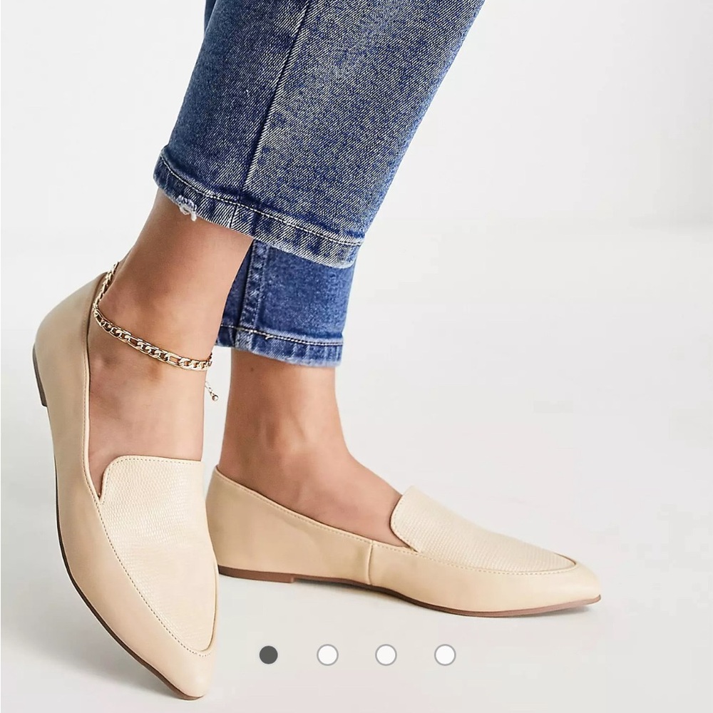 London Rebel pointed flat loafers in cream